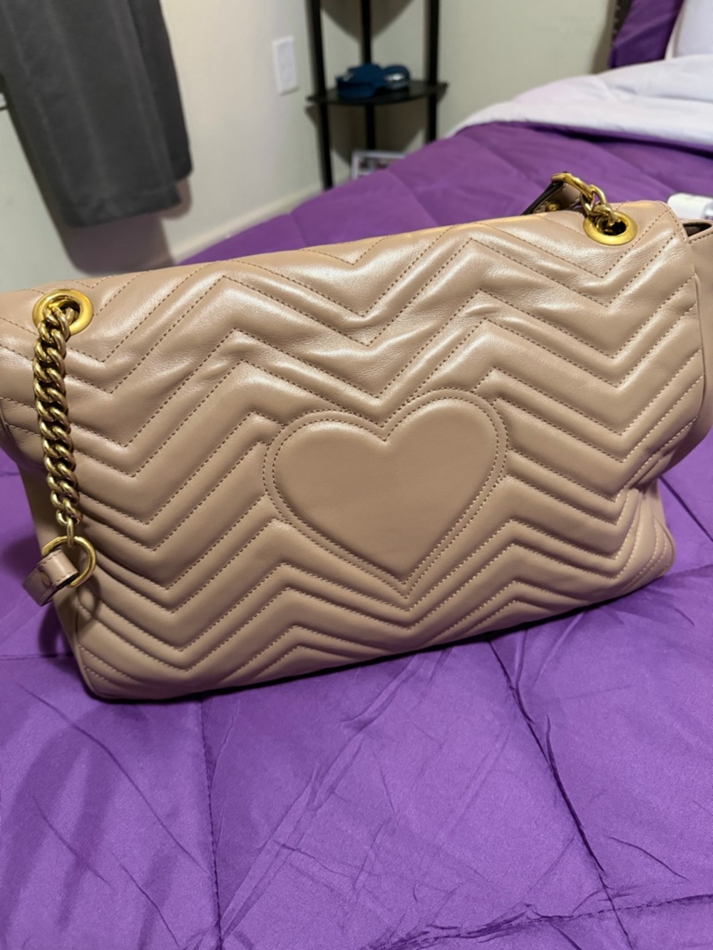 Large Gucci Beige Quilted Marmont Chevron Shoulder Bag with Gold Hardware - Picture 7 of 8